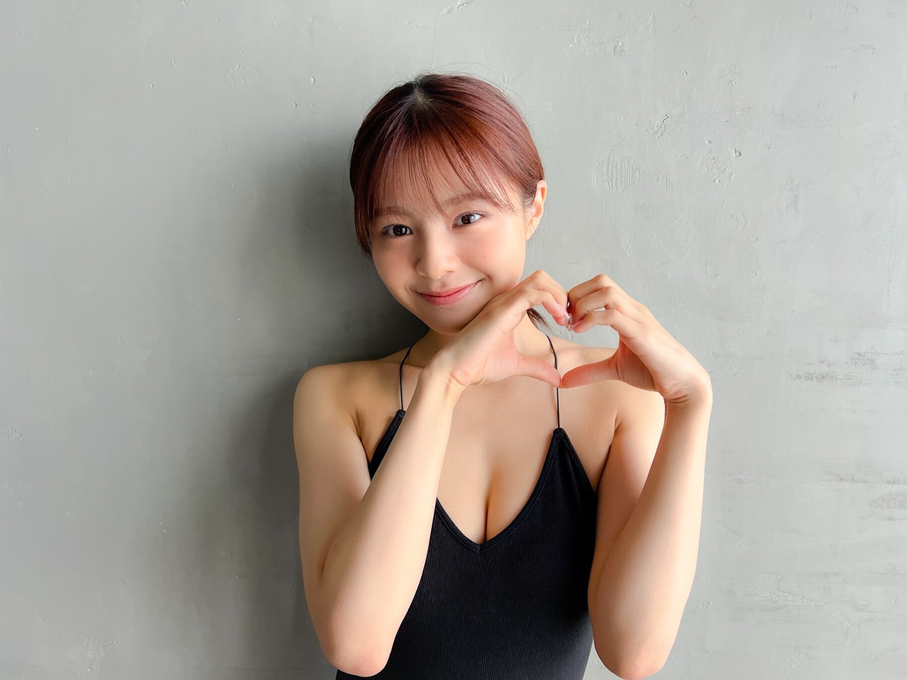 本間日陽 最新グラビア水着画像② 15枚目