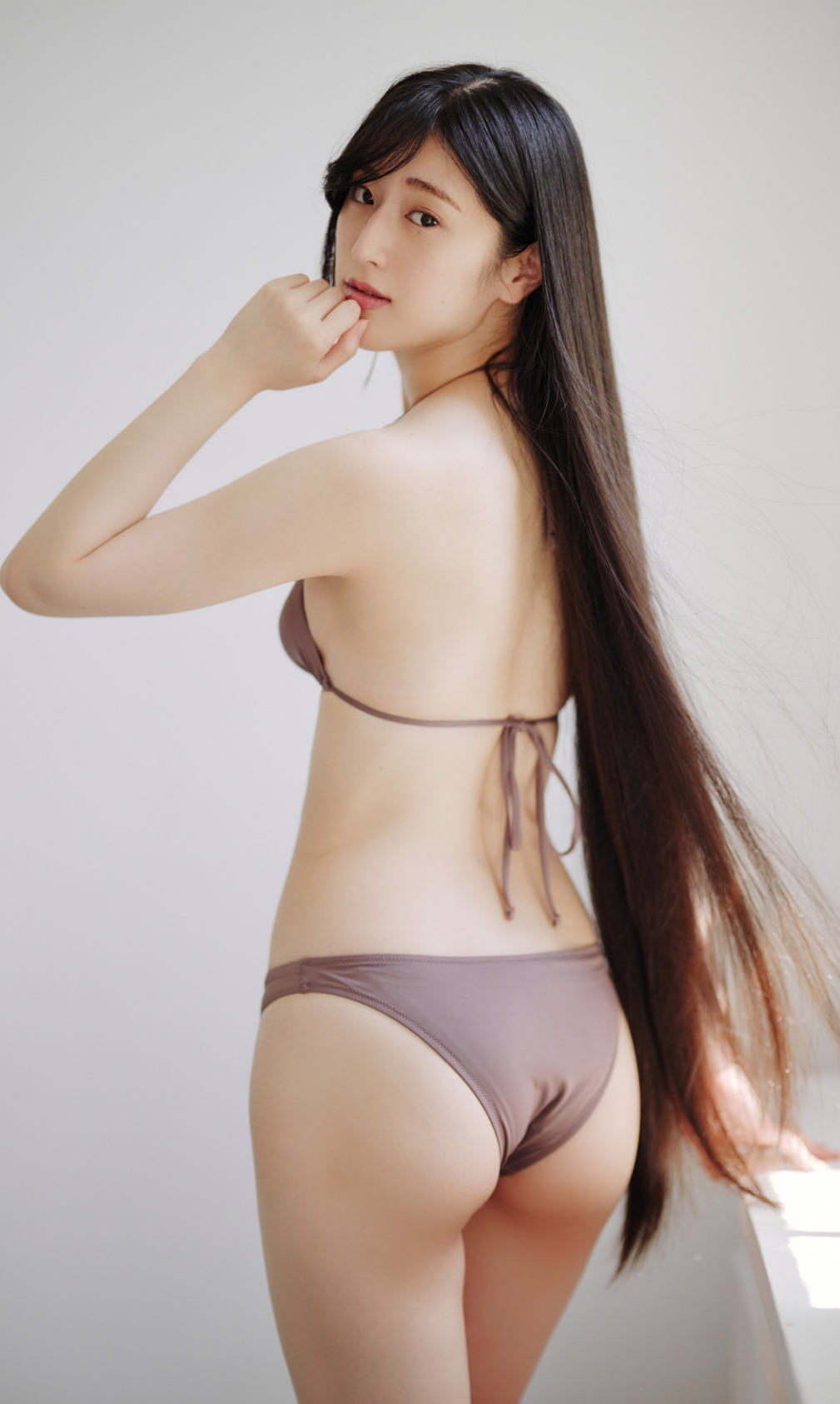 青木胡杜音 最新グラビア含む水着画像 14枚目