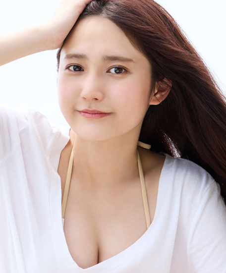 鈴木くるみ(AKB48)最新グラビア水着画像② 1枚目
