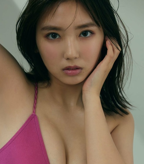 沢口愛華 最新グラビア水着画像⑪ 1枚目