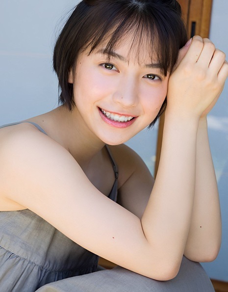 藤﨑ゆみあ 最新グラビア画像 1枚目