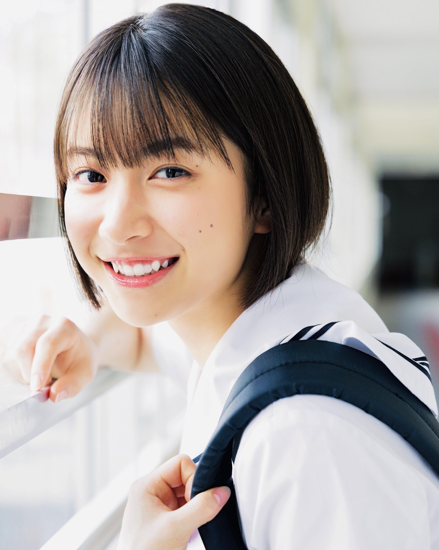 藤﨑ゆみあ 最新グラビア画像 2枚目