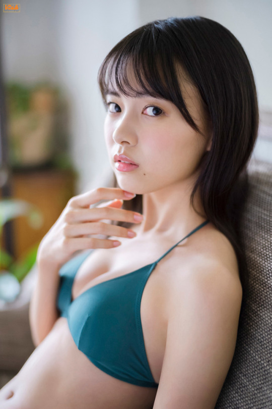 新條由芽 キラメイグリーンの水着画像④ 15枚目
