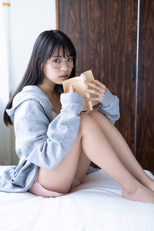 新條由芽 キラメイグリーンの水着画像④ 18枚目
