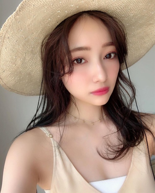 村瀬紗英 世界的美女の水着画像 1枚目