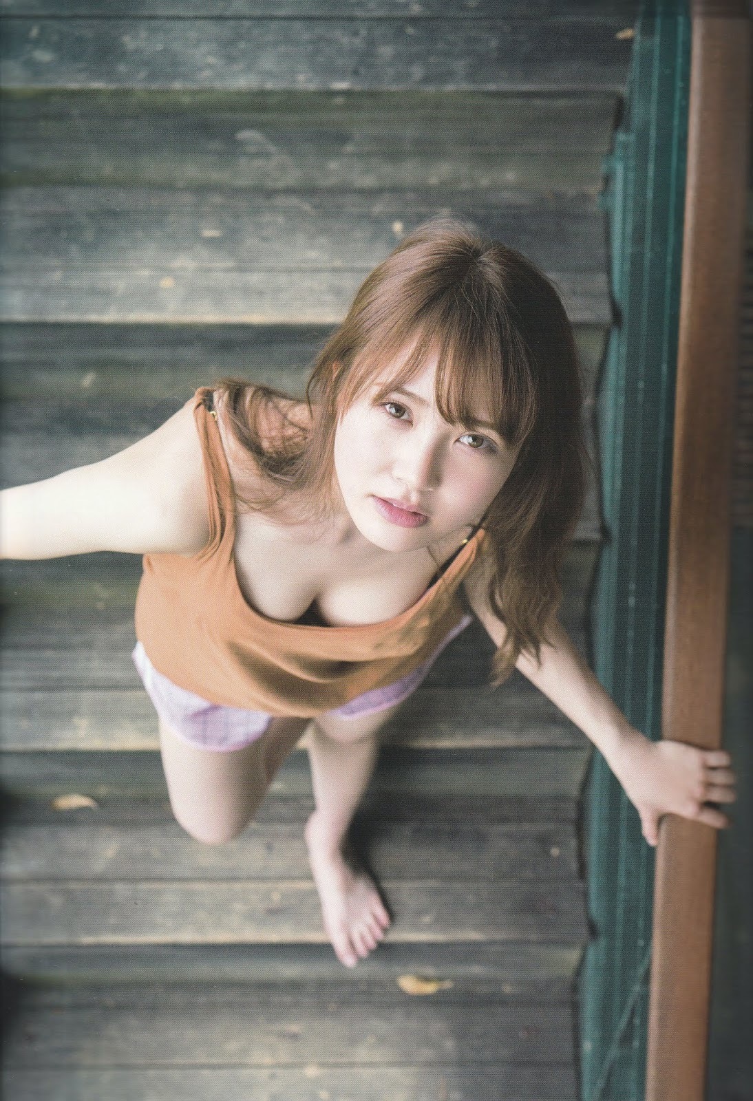 加藤史帆(日向坂46)グラビア水着画像① 18枚目