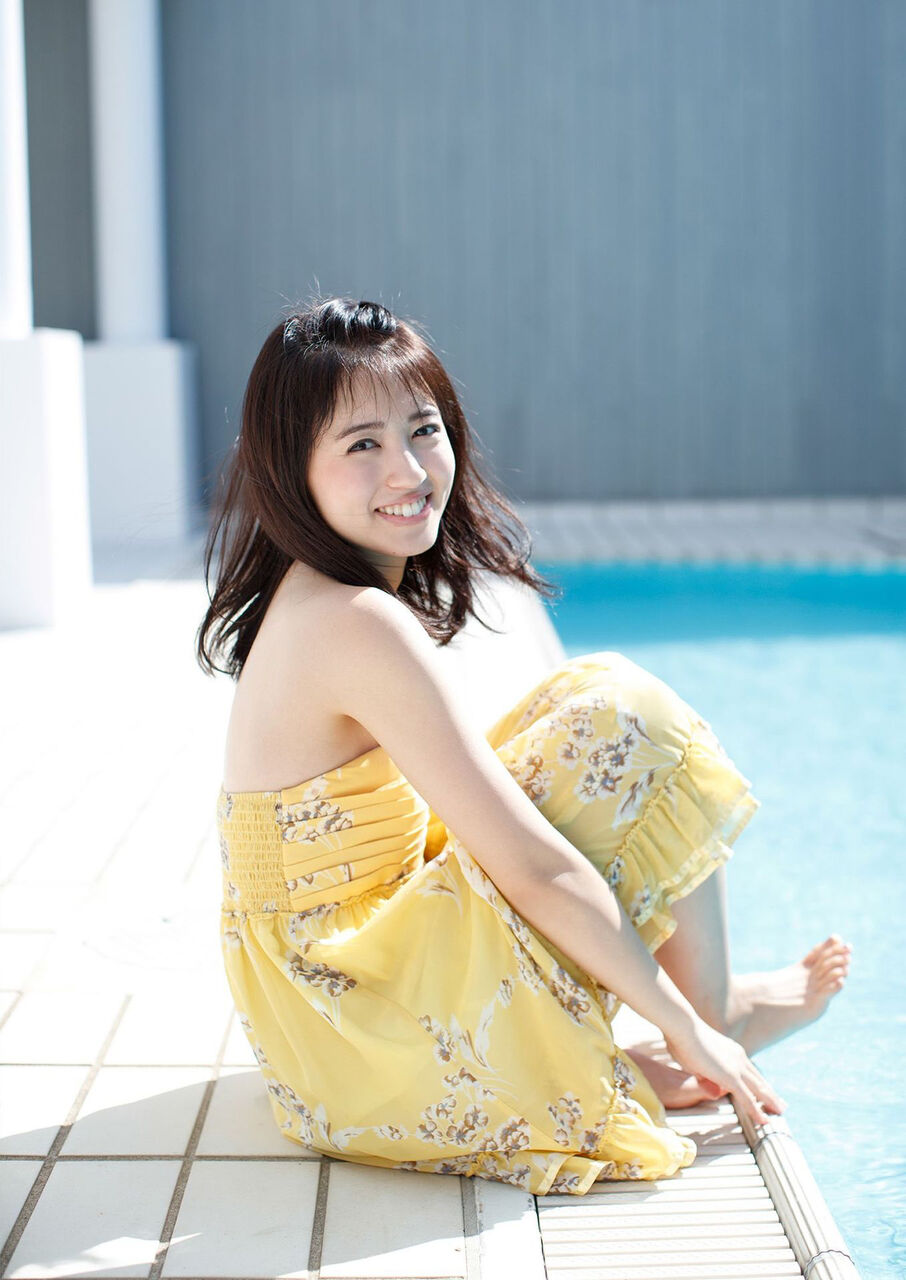 逢田梨香子 最新グラビア水着画像② 9枚目
