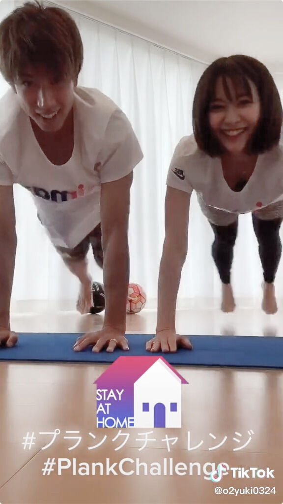 久冨慶子 テレ朝アナの谷間&パンチラ画像 12枚目