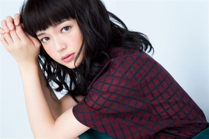 多部未華子 愛され女優のディープキスと下着画像 3枚目