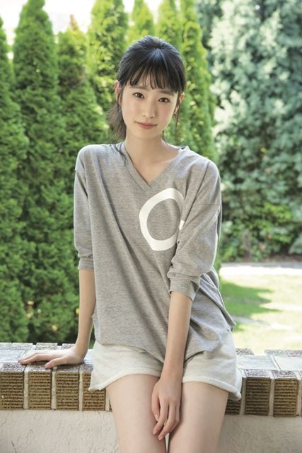 髙橋ひかる 清純派女優の肌見せグラビア画像③ 8枚目