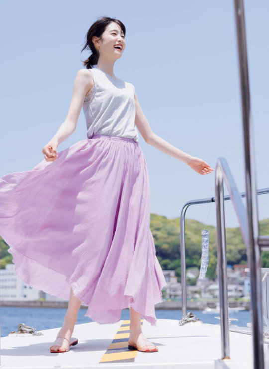 髙橋ひかる 清純派女優の肌見せグラビア画像③ 21枚目