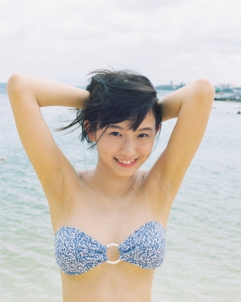 志田音々 グラビア水着画像③ 30枚目