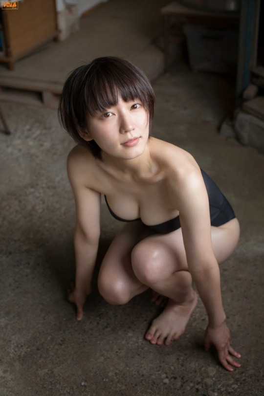 吉岡里帆 清純派巨乳女優の水着画像④ 6枚目