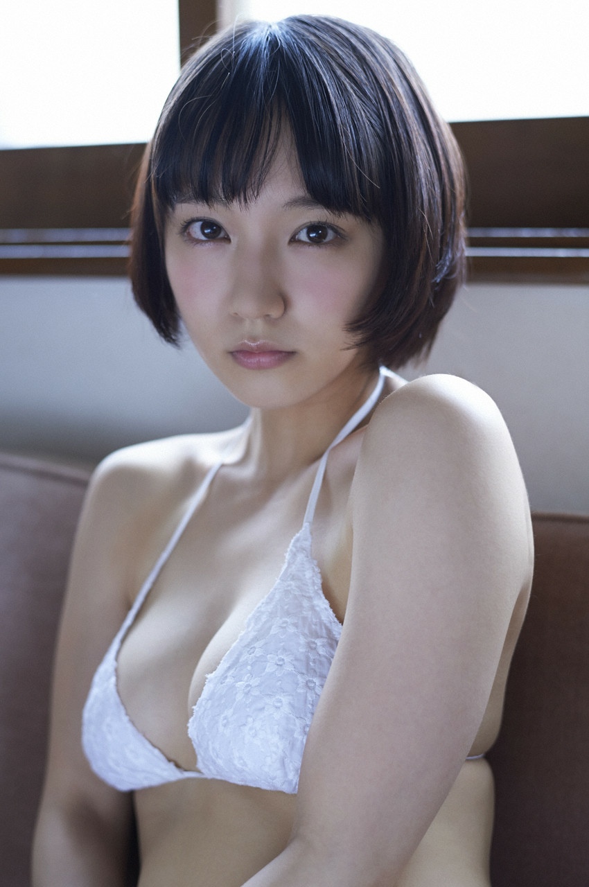 吉岡里帆 清純派巨乳女優の水着画像④ 16枚目