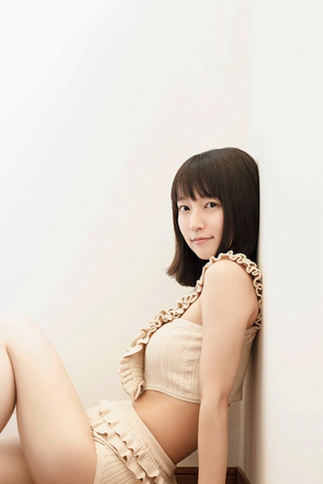 吉岡里帆 清純派巨乳女優の水着画像④ 24枚目