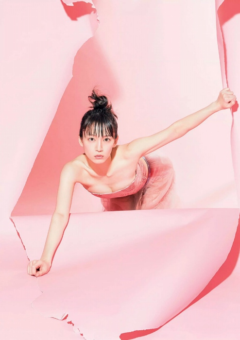 吉岡里帆 清純派巨乳女優の水着画像④ 27枚目