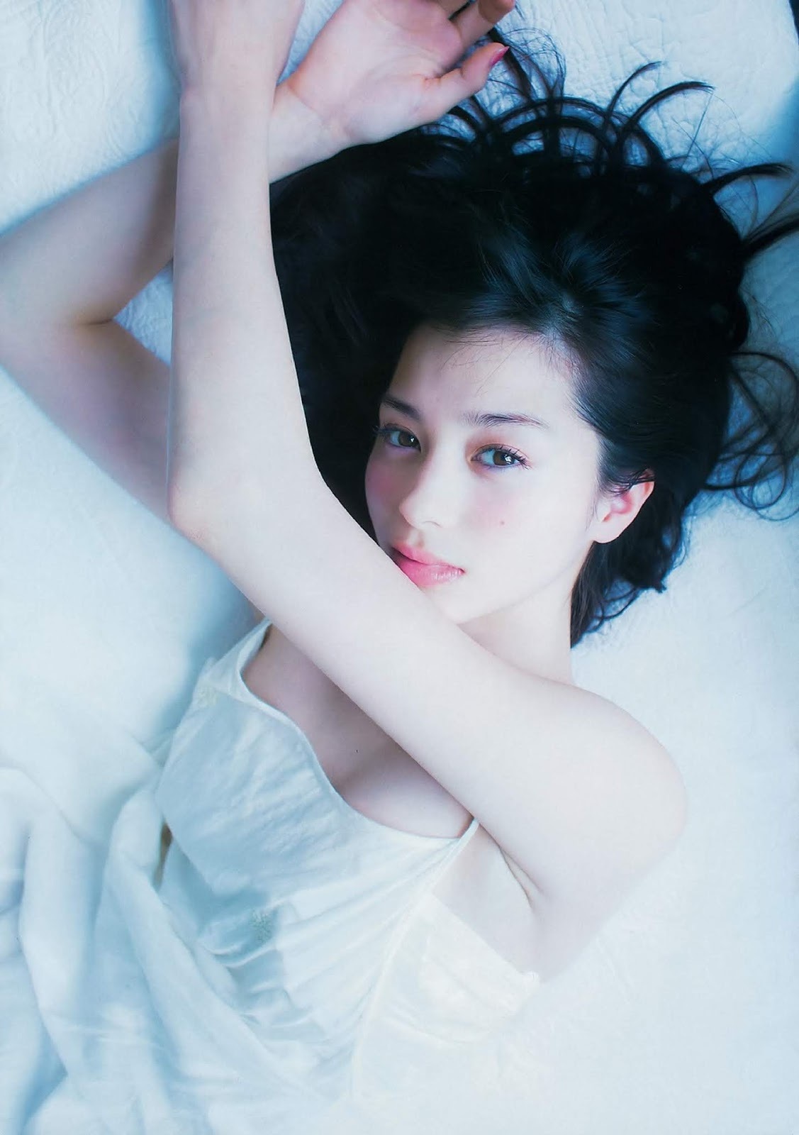 中条あやみ 美人モデルのグラビア水着画像 7枚目