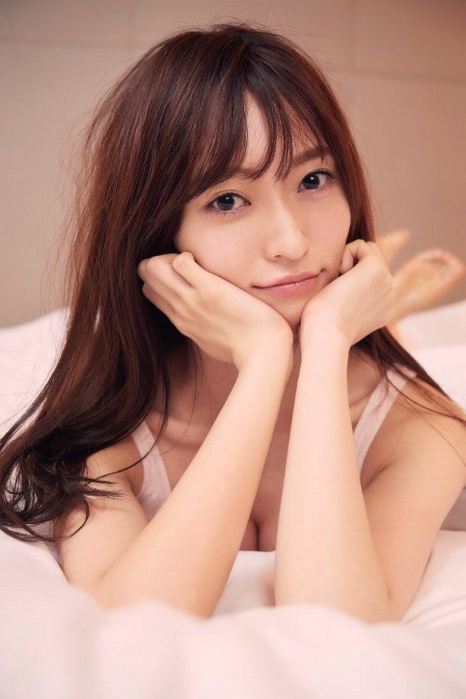 山口真帆 グラビア水着画像① 1枚目