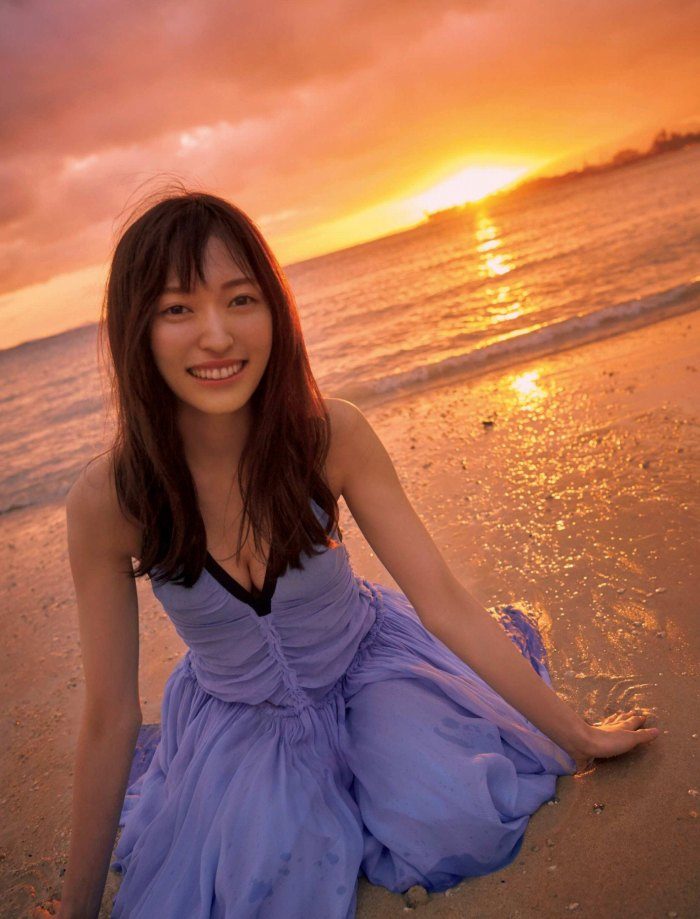 山口真帆 グラビア水着画像① 13枚目