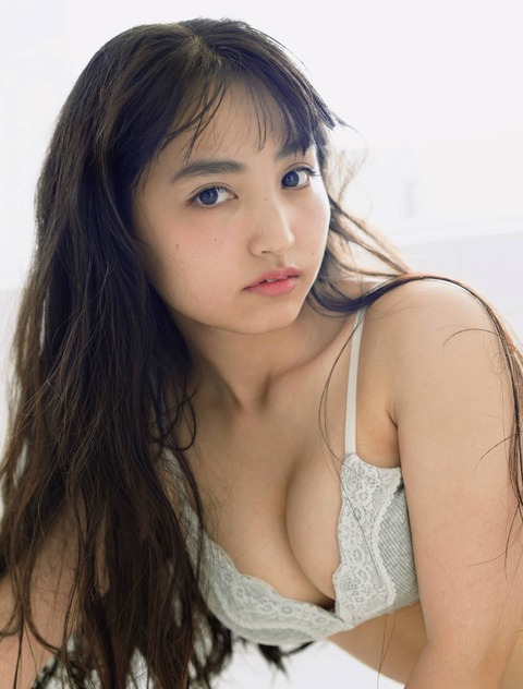 郡司芹香 グラビア水着画像 10枚目