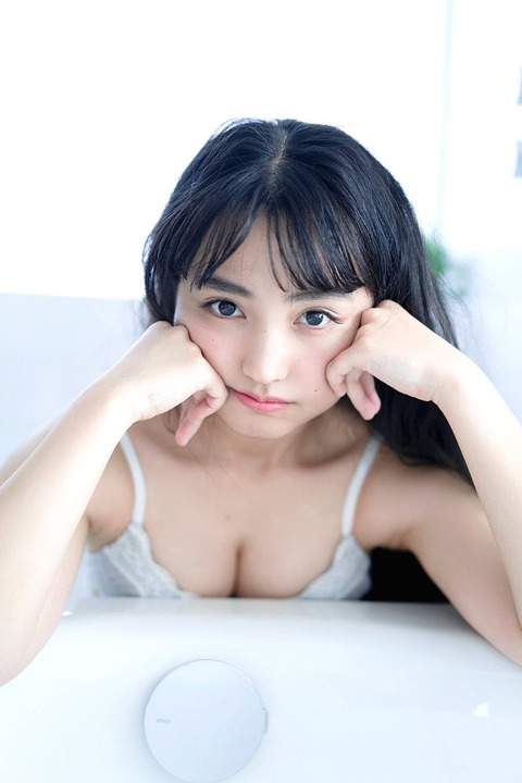 郡司芹香 グラビア水着画像 14枚目