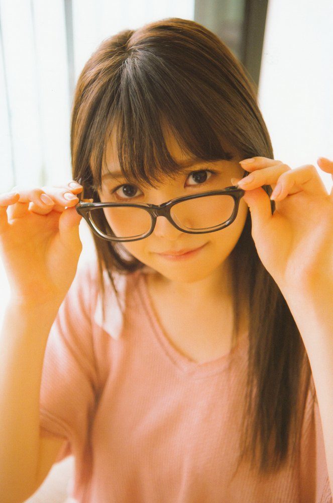 麻倉もも(声優)最新グラビアと水着画像 14枚目