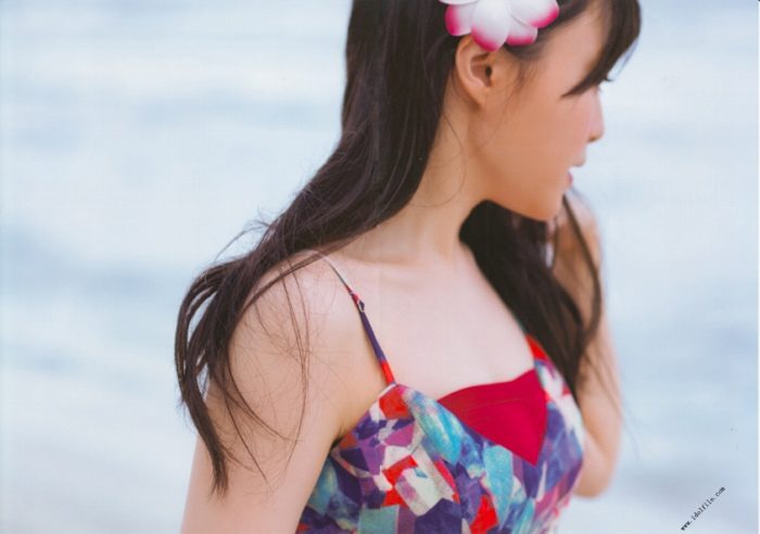 麻倉もも(声優)最新グラビアと水着画像 15枚目