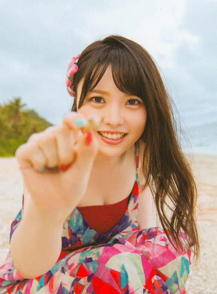 麻倉もも(声優)最新グラビアと水着画像 17枚目