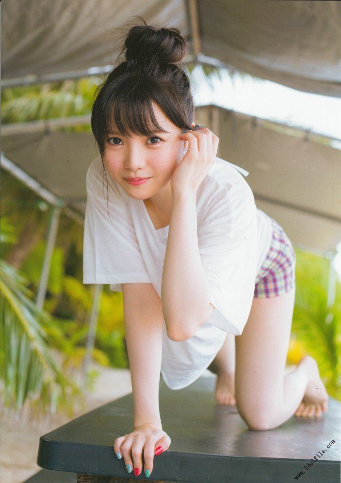 麻倉もも(声優)最新グラビアと水着画像 22枚目