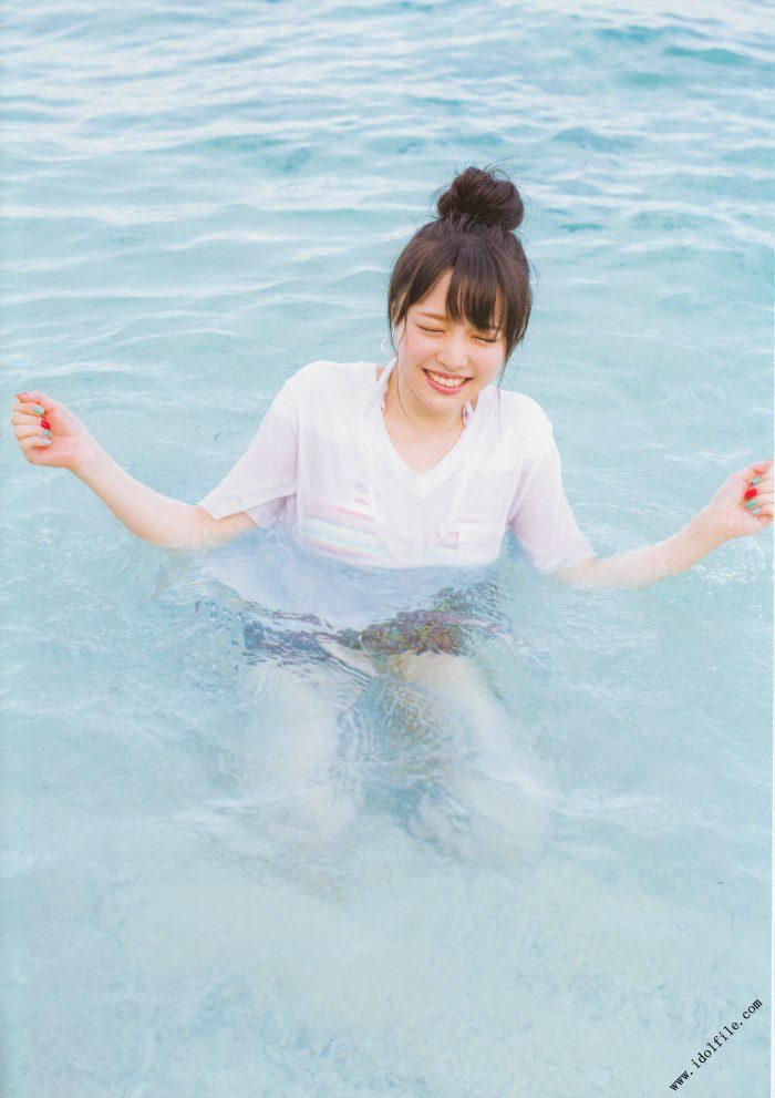 麻倉もも(声優)最新グラビアと水着画像 23枚目