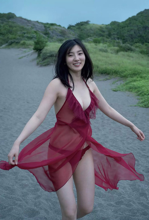 福井セリナ 最新グラビア含む水着画像 30枚目