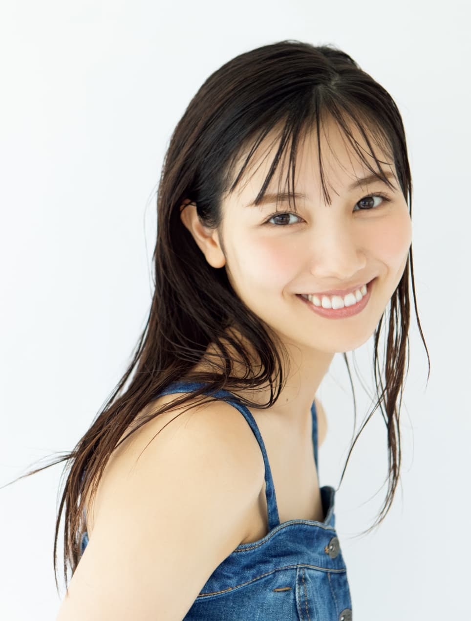 河田陽菜(日向坂46) グラビア水着画像① 5枚目