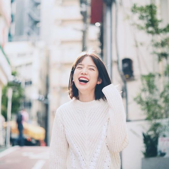 弘中綾香(テレ朝)グラビアと谷間画像 23枚目
