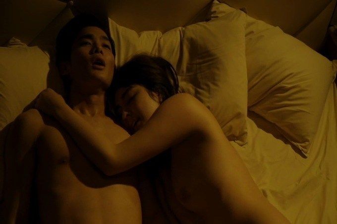 柳ゆり菜 映画で見せた濡れ場画像① 2枚目