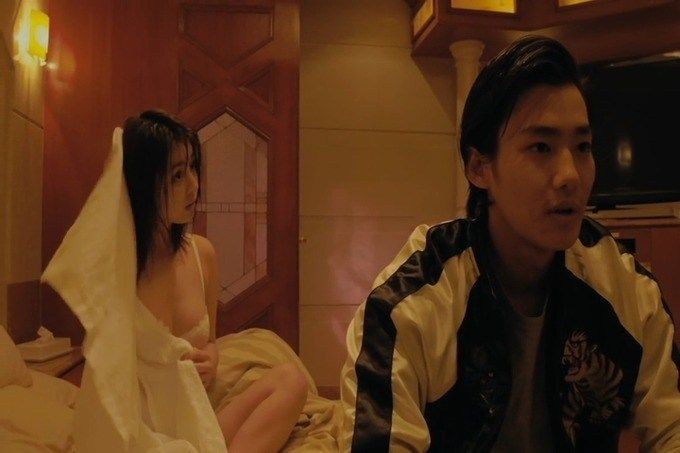柳ゆり菜 映画で見せた濡れ場画像① 9枚目