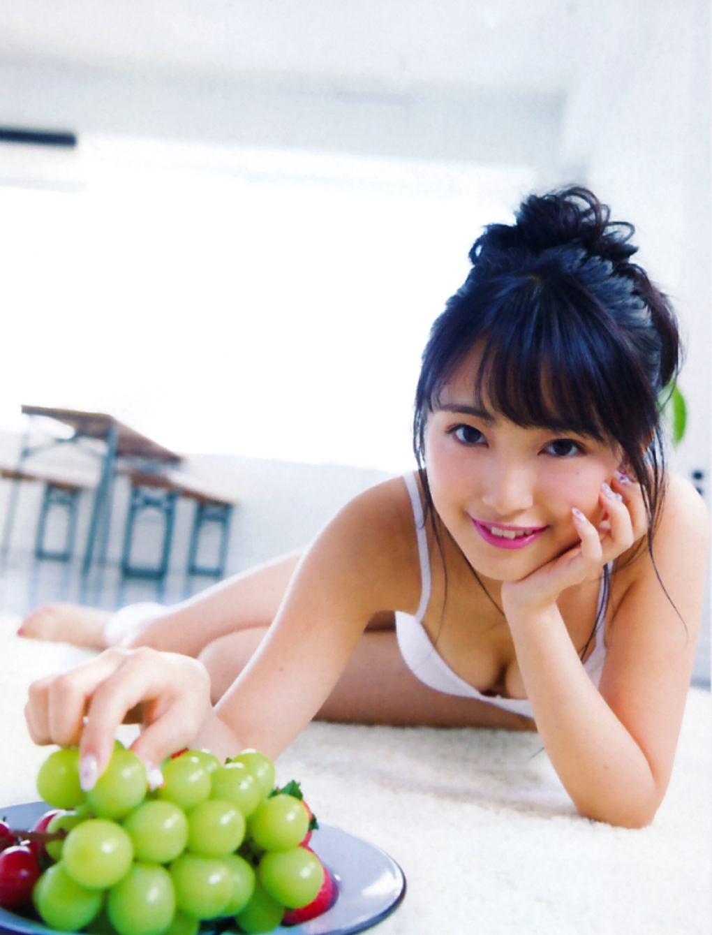 向井地美音(AKB48)グラビア水着画像① 10枚目