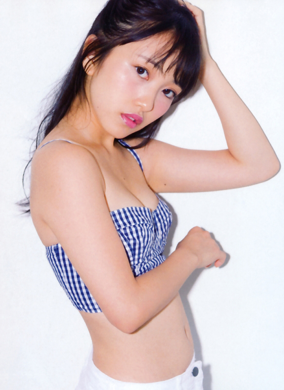 向井地美音(AKB48)グラビア水着画像① 11枚目