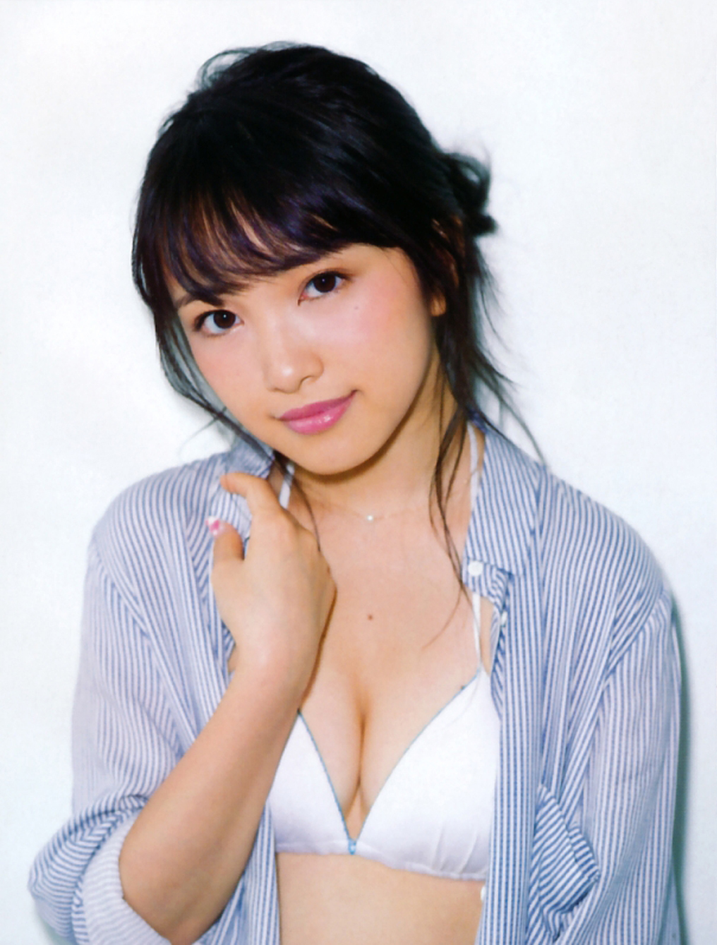 向井地美音(AKB48)グラビア水着画像① 12枚目