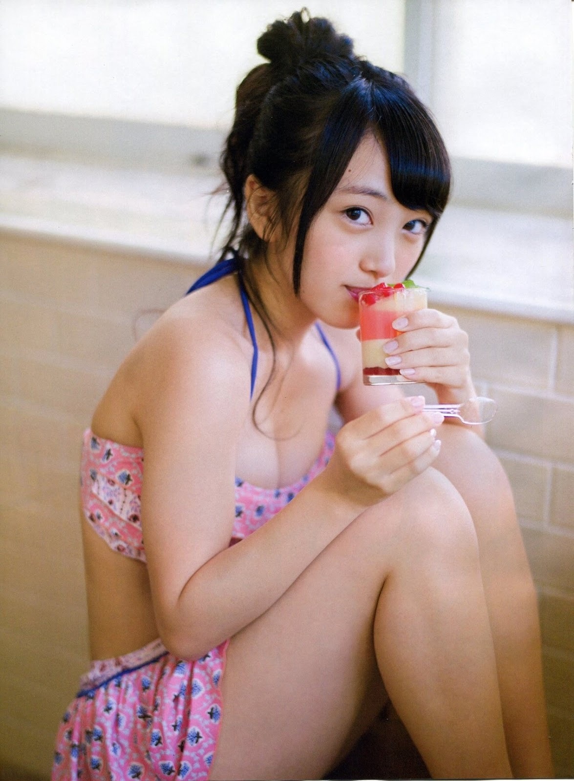 向井地美音(AKB48)グラビア水着画像① 25枚目