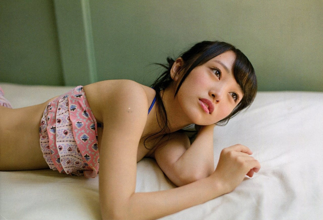 向井地美音(AKB48)グラビア水着画像① 27枚目