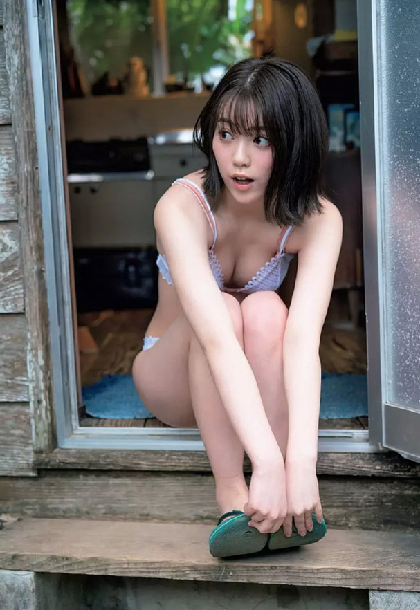中野恵那 最新グラビア水着画像 9枚目