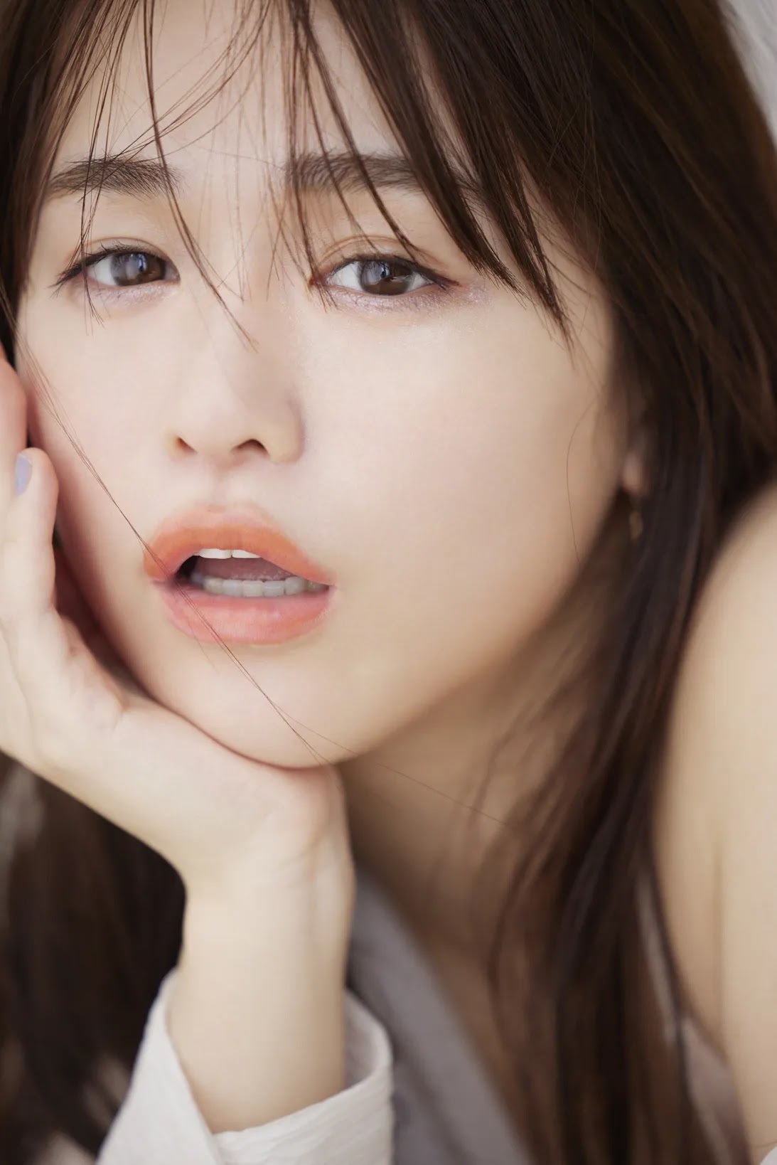 菅本裕子(ゆうこす)最新グラビア含む水着画像 4枚目