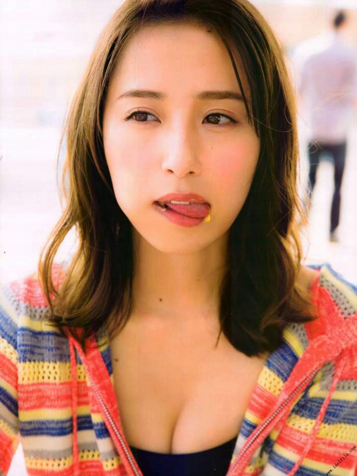 志田音々 最新グラビア水着画像⑬ 5枚目