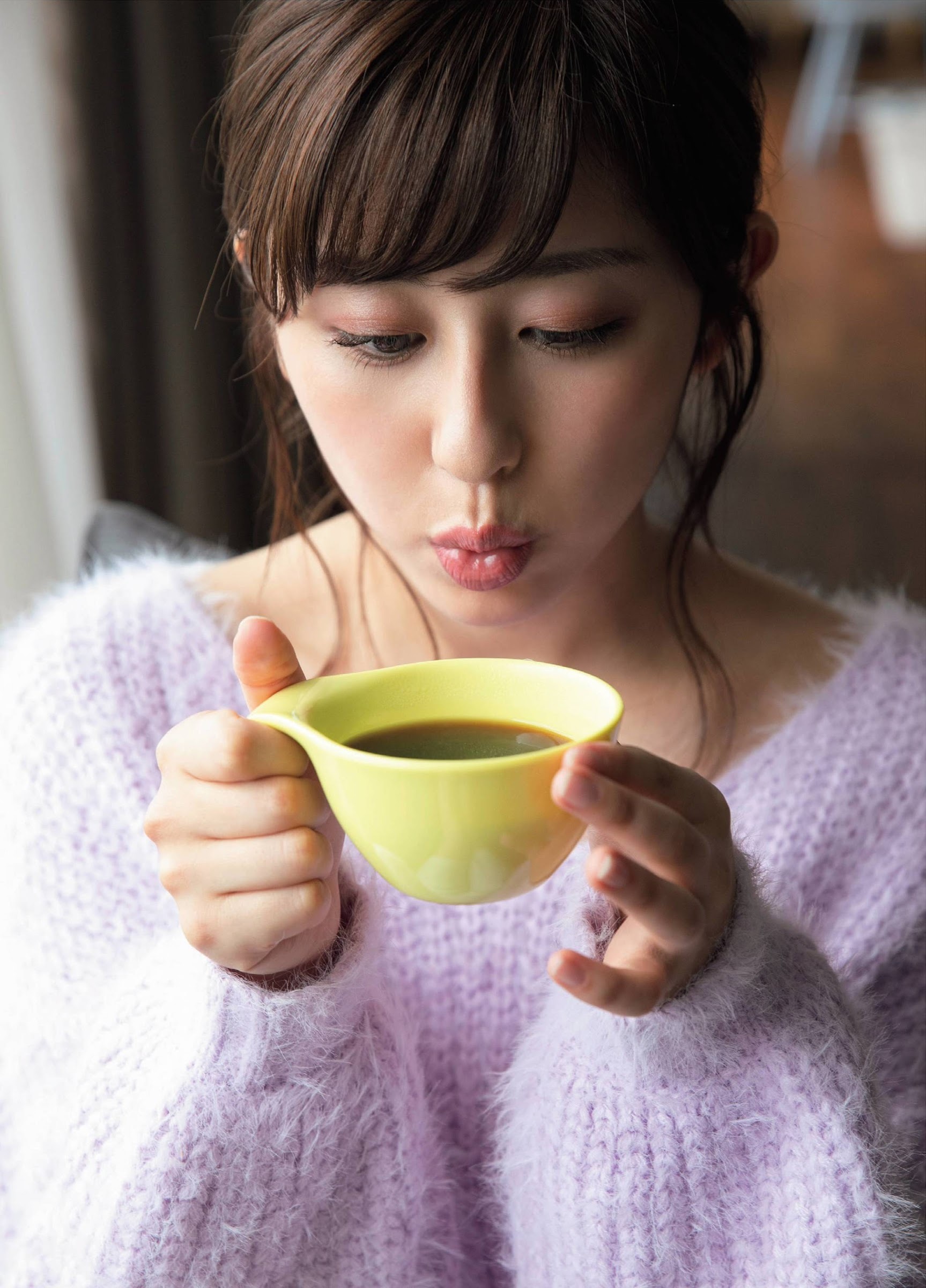 斎藤ちはる(テレ朝) 最新グラビアと胸チラ画像 7枚目