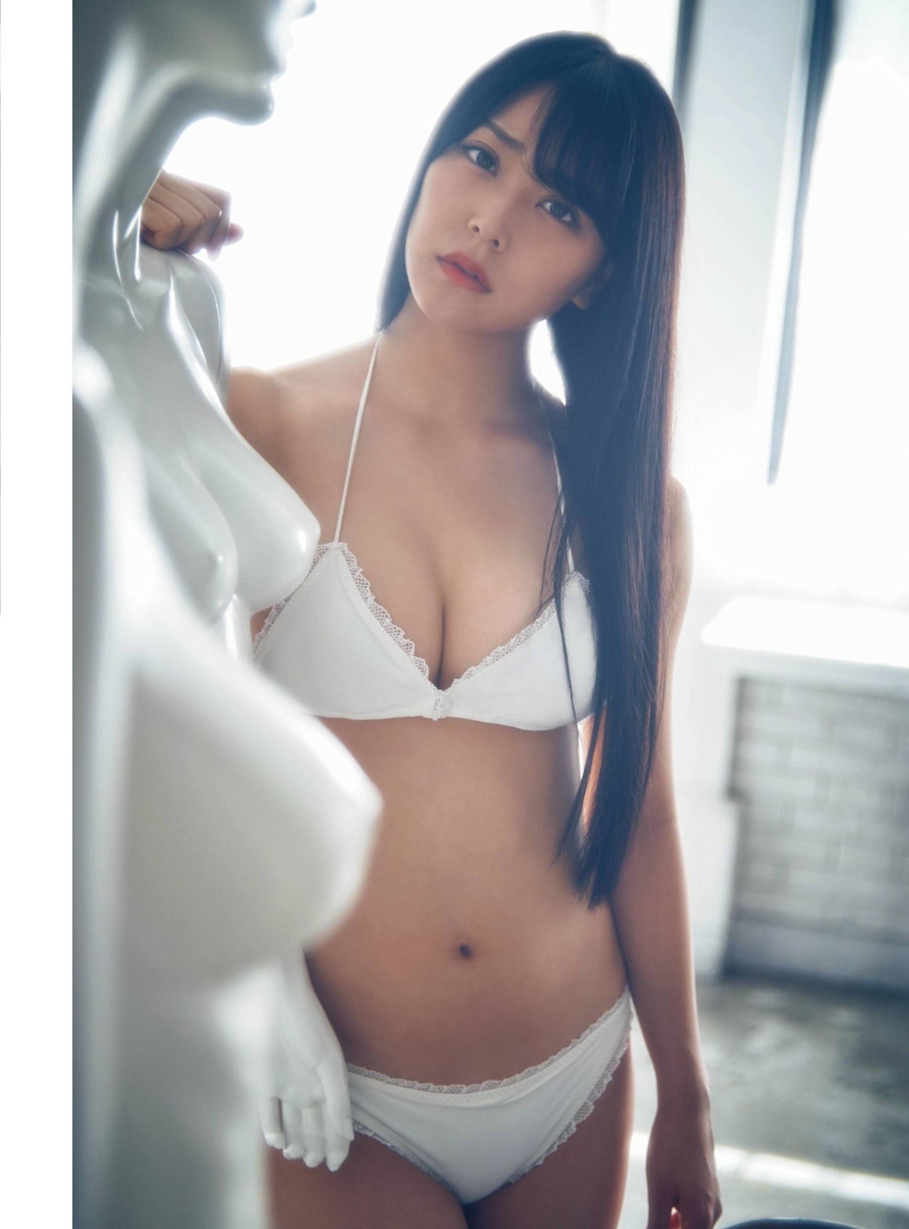 白間美瑠 グラビア水着画像③ 3枚目