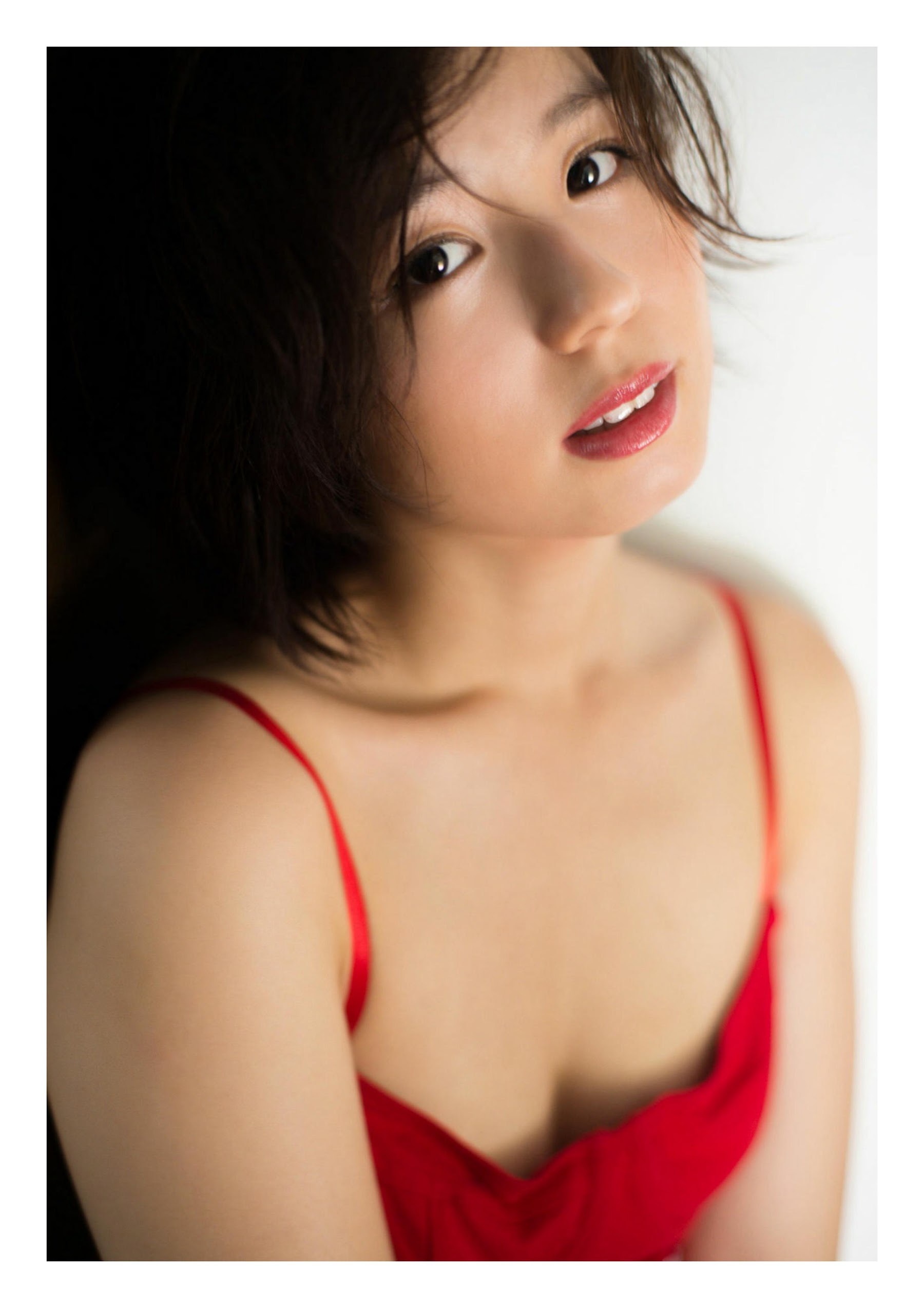小池里奈 グラビア水着画像① 25枚目