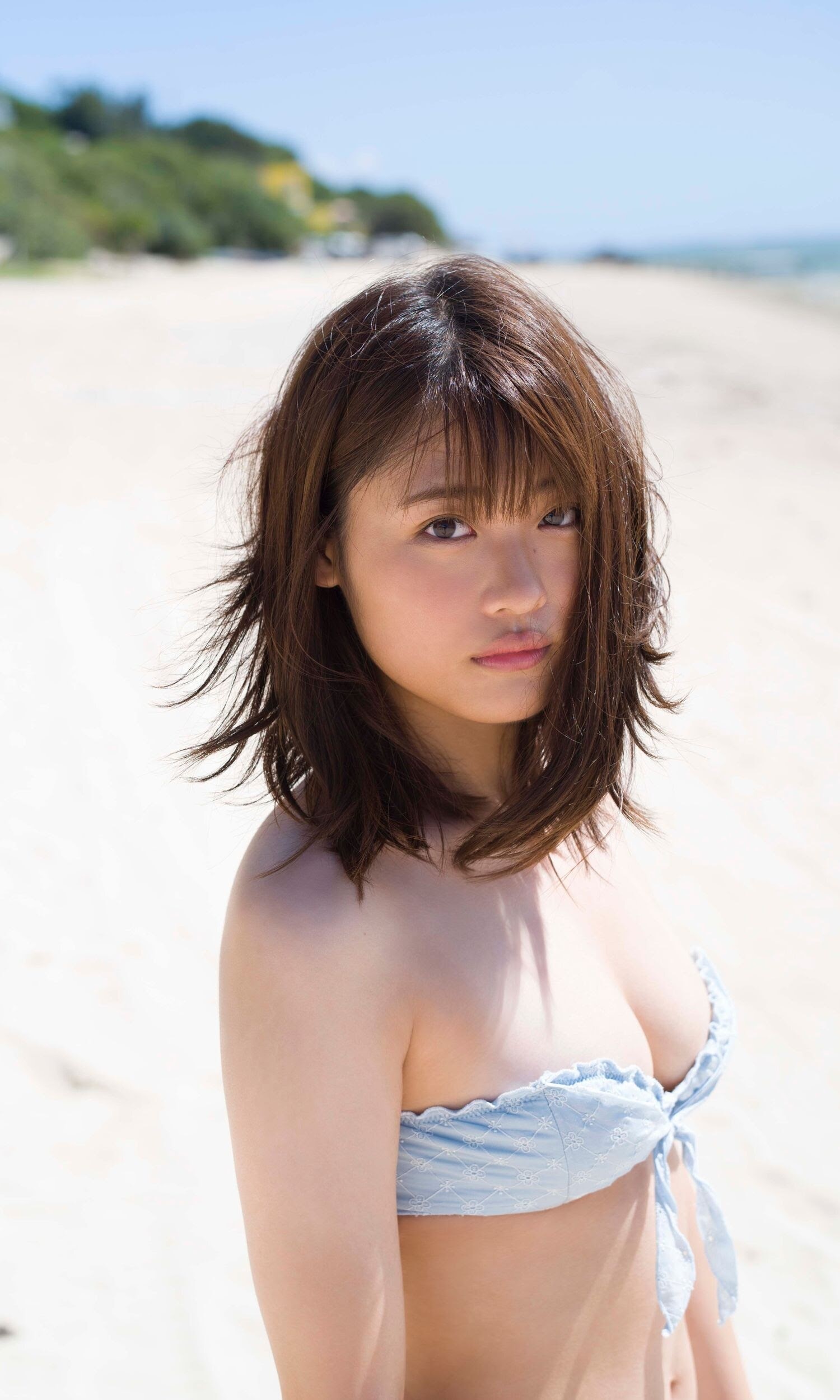 伊織いお 最新グラビア水着画像③ 3枚目