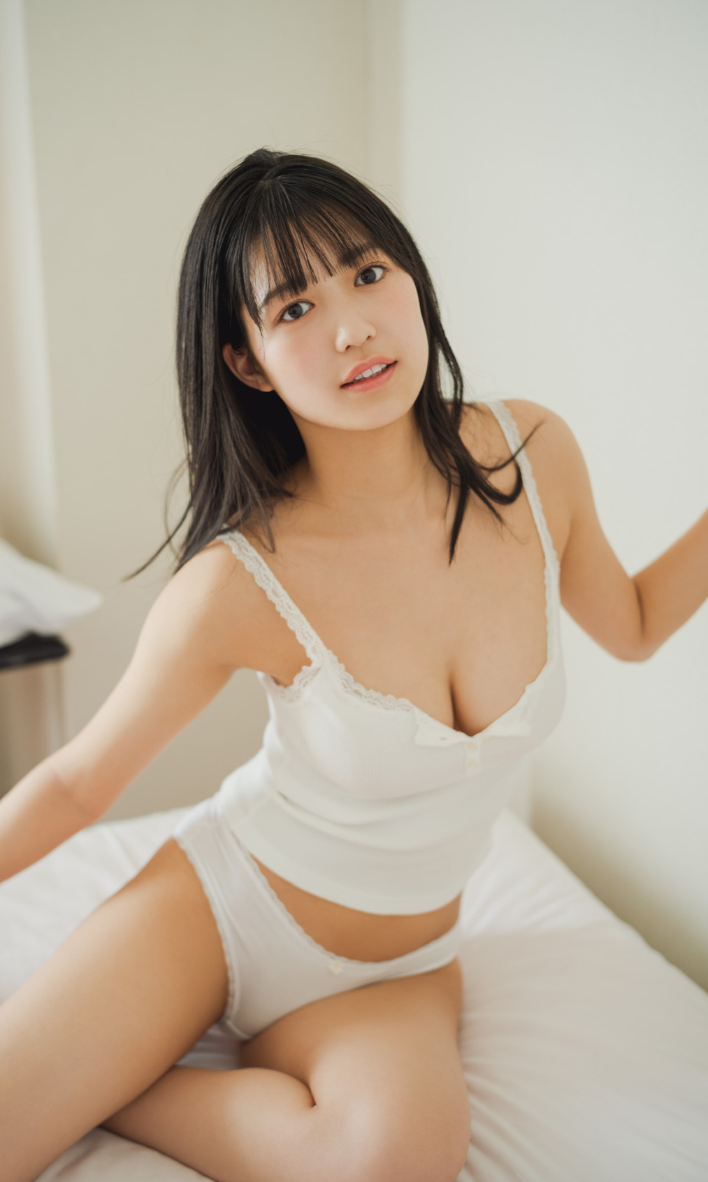 赤間四季 最新グラビア水着画像 4枚目