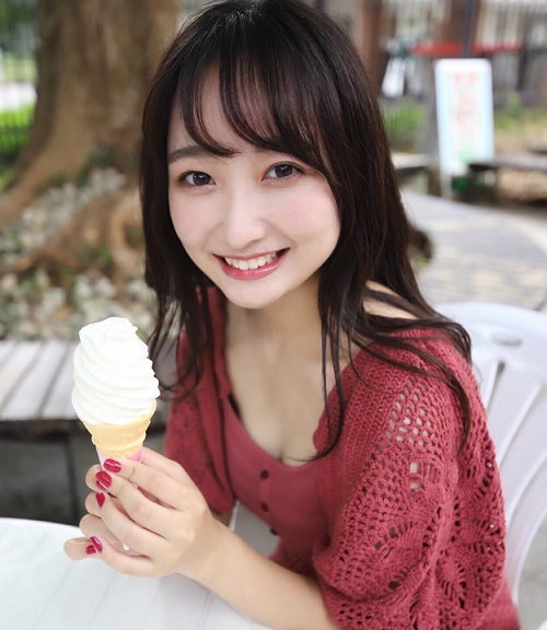 愛森ちえ 最新グラビア水着画像 1枚目