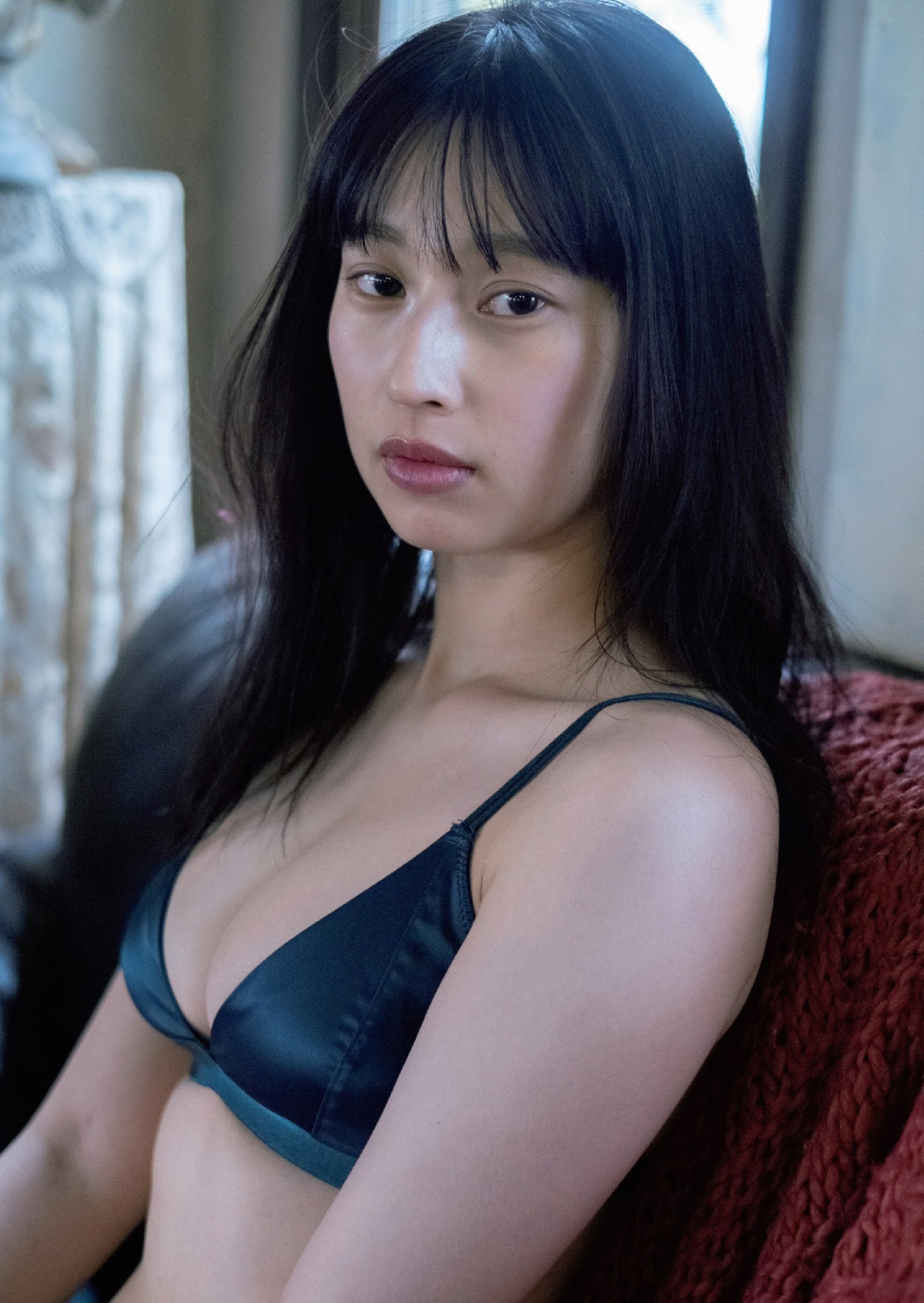 中尾有伽 最新グラビア含む水着画像 5枚目